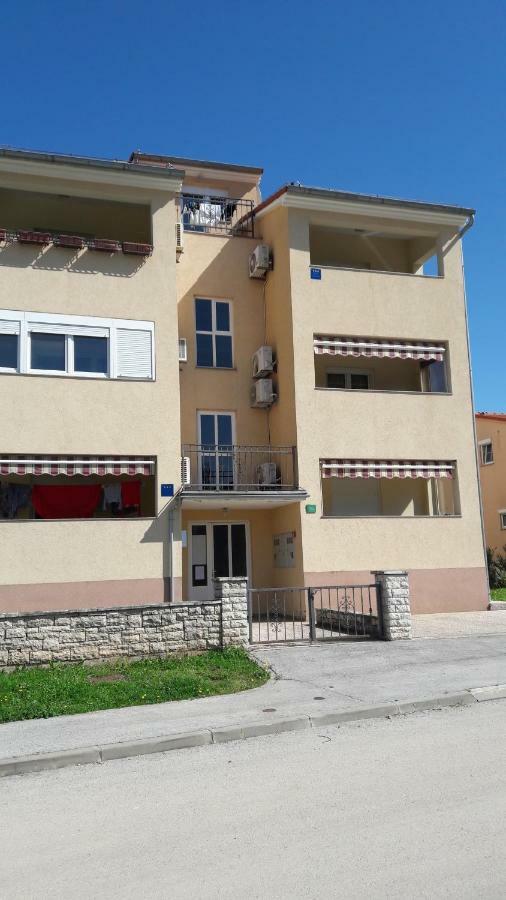 Apartman Roko, Pula Hrvatska Exterior photo